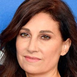 克莉絲汀·喬伊莉 飾演 Sophie