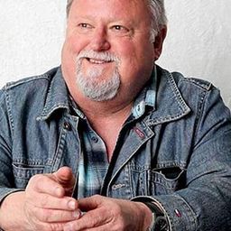 Rutherford Cravens - 逃出絕命鎮演員 飾演Parker Dray