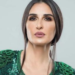 法特瑪·納瑟 飾演 