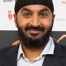 Monty Panesar 飾演 Self