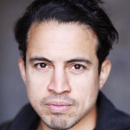 Geoffrey Lumb - 極限返航演員 飾演Aircraft Carrier Officer