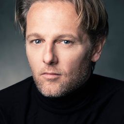 Juan Díaz - November演員 飾演Daniel