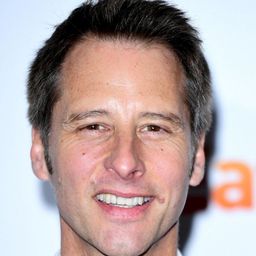 Chesney Hawkes 飾演 Himself