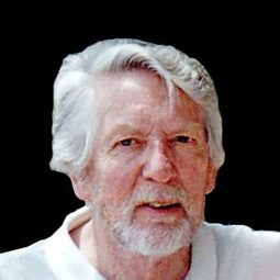 Paddy O'Byrne 飾演 Narrator (voice)