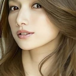 Maki Goto 飾演 Hasegawa Sanae