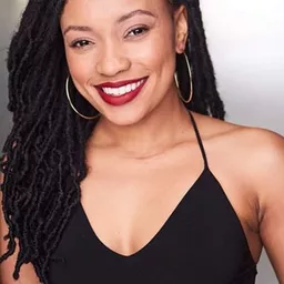 Tia Hendricks 飾演 Malaysia