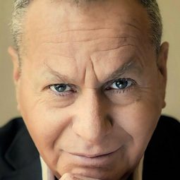 Shlomo Bar-Aba 飾演 