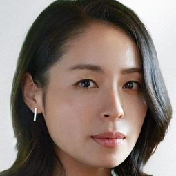 西原 亜希 飾演 Mizuho Kawashima