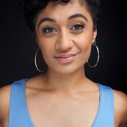 艾蜜莉·海文 - 超能復仇演員 飾演Nurse Henderson