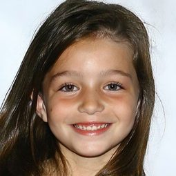 Sophie Nyweide - 珍愛姐妹情演員 飾演Vogler Daughter