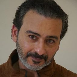 阿邁德·阿茲米 飾演 جرجس