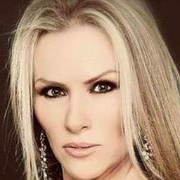 Claudia Inchaurregui 飾演 Marinda