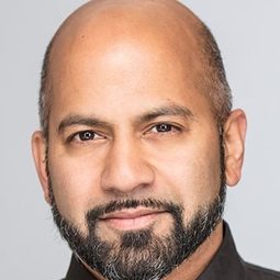 安傑·納杜 - The Honeymooners演員 飾演Vivek