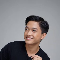 高德·阿塞隆 - 夜幕下我想散步演員 飾演Miguelito