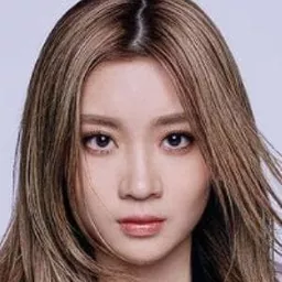 王家晴 - 金多寶演員 飾演Charlotte Tong (Young)