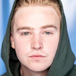 莫里茨·克勞斯 飾演 Marco