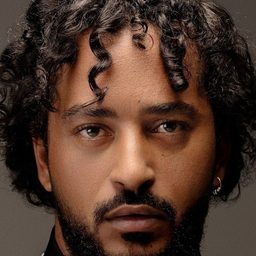 史里曼 飾演 Malik