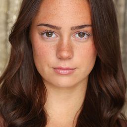 Ripley Sobo 飾演 Lisa Brennan (9)