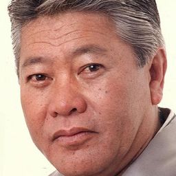 丹尼·卡米科納 飾演 Oshima