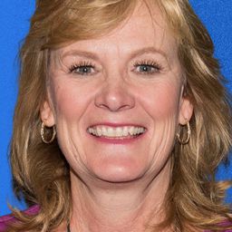 Jackie MacMullan 飾演 Self - Author, "When the Game Was Ours"