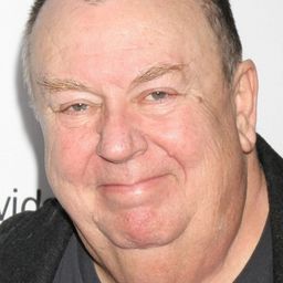 特洛伊·伊凡斯 飾演 Roger