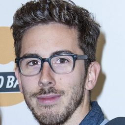 Kemar 飾演 Fabrice