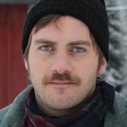 Lasse Valdal 飾演 Lasse