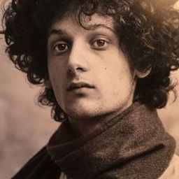 Grégoire Montana-Haroche 飾演 Simon