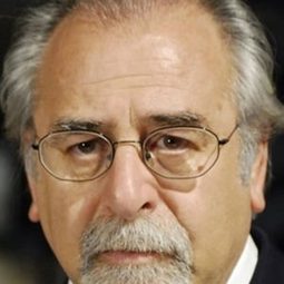 羅伯托·諾畢勒 飾演 Roberto Nobile