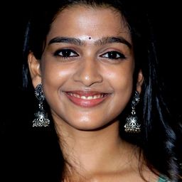 Ananthika Sanilkumar 飾演 Jennie Sharma