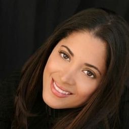 Vivi Pineda - 不勞而禍演員 飾演Detective Haworth