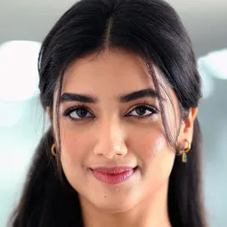 巴亞絲莉波爾斯 飾演 Nayantara