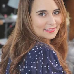 梅斗萊·艾迪里斯 飾演 Myriam, la mère