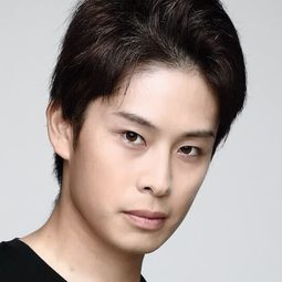 林明寛 - Innocent Musicale演員 飾演De Luxe