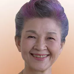 草村禮子 飾演 Hatsuno Naruse