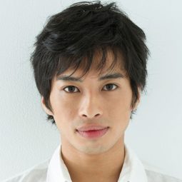 Yuki Watanabe 飾演 