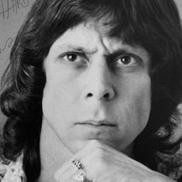 Marc Stevens 飾演 Self