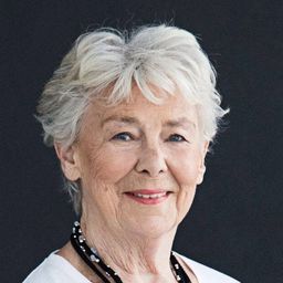 Kristbjörg Kjeld 飾演 María