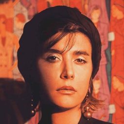 Mojdeh Daei 飾演 Azar