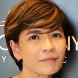 哈塔亞·王克拉章 飾演 Narumon Tiwattanasuk