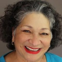 Silvia Curiel 飾演 Mason's Mom