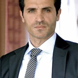 Salvatore Lazzaro 飾演 Toni