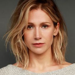 詹妮弗·蘭登 飾演 Young Cath