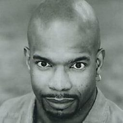 Ken Thomas - 選美俏臥底演員 飾演Agent Harris