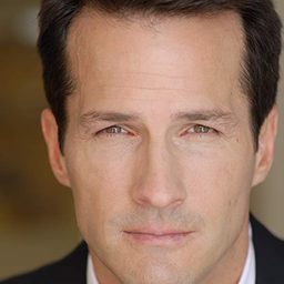 Alan Pietruszewski 飾演 Martin Green