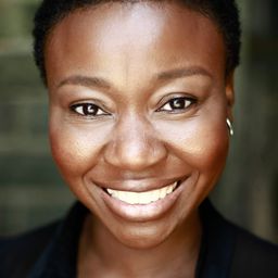 Muna Otaru 飾演 Adaeze