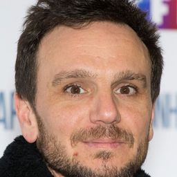 迪米特史托里奇 飾演 Guillaume Cimaz