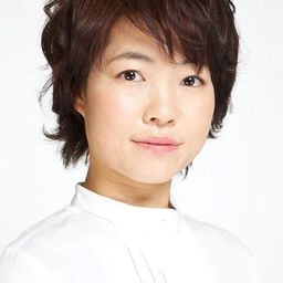 Ayako Imoto 飾演 