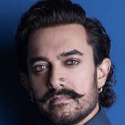 阿米爾汗 - 狂沙滾滾：《榮耀之役》拍攝記演員 飾演Self