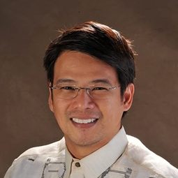 Yul Servo 飾演 